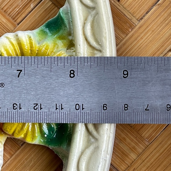 Vintage handmade plaster wall art floral chalkware - Picture 12 of 13